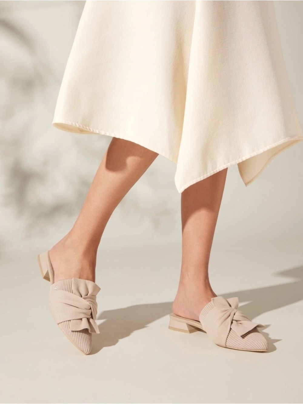 Vivaia Pointed-Toe Knot Mule Sandals Yaffa Pro Almond Beige Nude Women’s 41